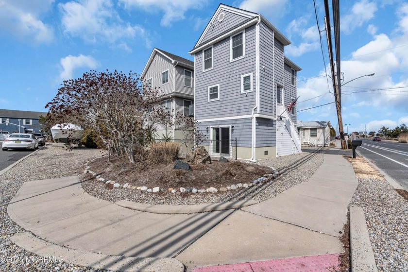 Featured Listing! Desirable South Mantoloking property in Osborn - Beach Home for sale in Mantoloking, New Jersey on Beachhouse.com