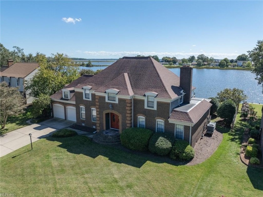 Beautiful stately all brick waterfront home located on a - Beach Home for sale in Poquoson, Virginia on Beachhouse.com