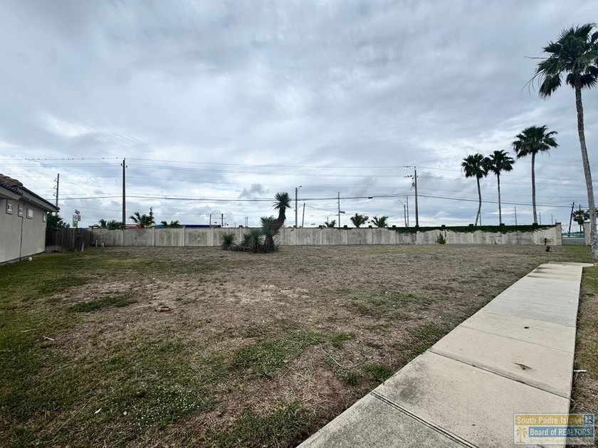 One of the last remaining lots in Paradise Cove tucked away at - Beach Lot for sale in Laguna Vista, Texas on Beachhouse.com