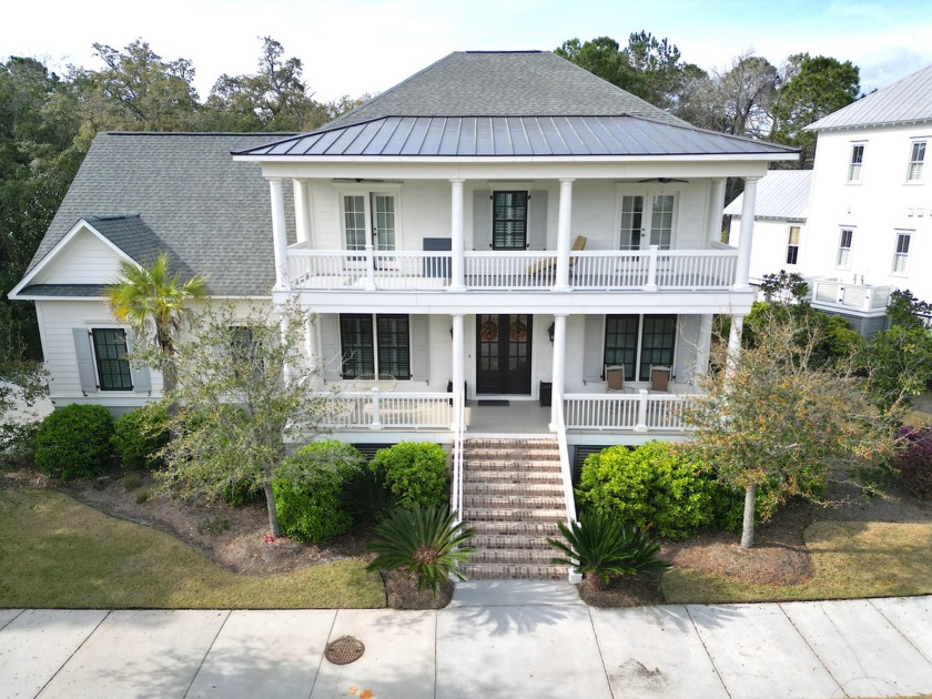 Live your best life in this enchanting Daniel Island Park Manor - Beach Home for sale in Charleston, South Carolina on Beachhouse.com