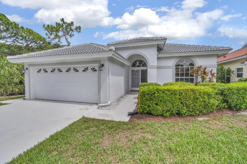 This charming fully updated single-family home boasts a - Beach Home for sale in Stuart, Florida on Beachhouse.com