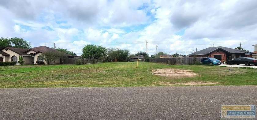 This .3030 acre lot offers a great opportunity to design and - Beach Lot for sale in Laguna Vista, Texas on Beachhouse.com
