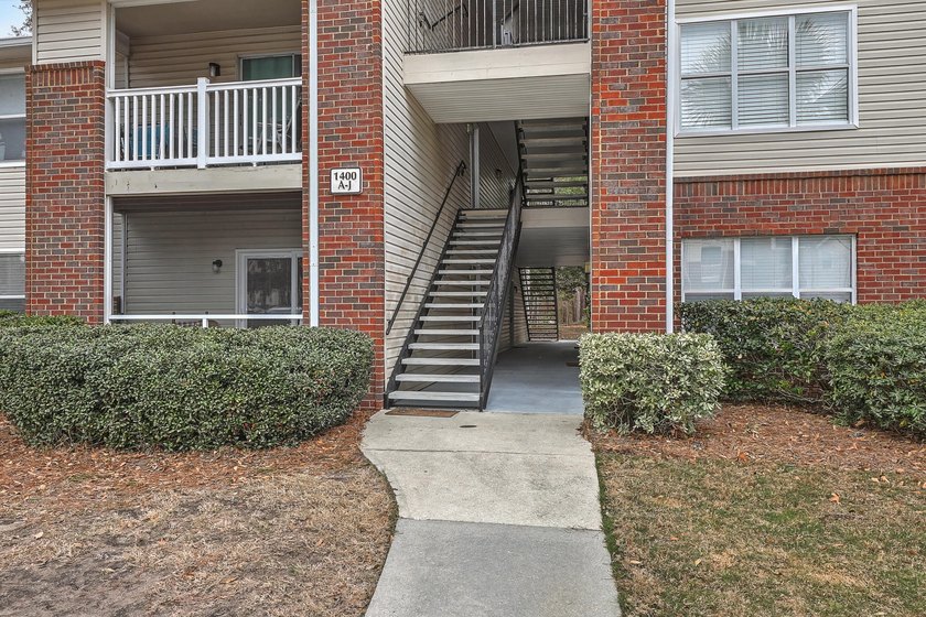 Discover easy Lowcountry living in this beautifully updated - Beach Condo for sale in Mount Pleasant, South Carolina on Beachhouse.com
