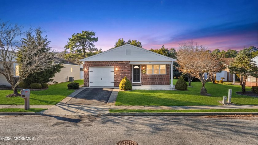 This home is a must-see! Completely renovated Lakeview model - Beach Home for sale in Toms River, New Jersey on Beachhouse.com