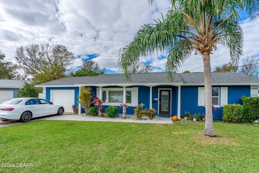 This spacious 4 bedroom, 2 bath, concrete block home has been - Beach Home for sale in South Daytona, Florida on Beachhouse.com