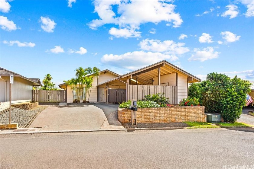 Well-maintained single-level home located on a quiet street in - Beach Home for sale in Mililani, Hawaii on Beachhouse.com