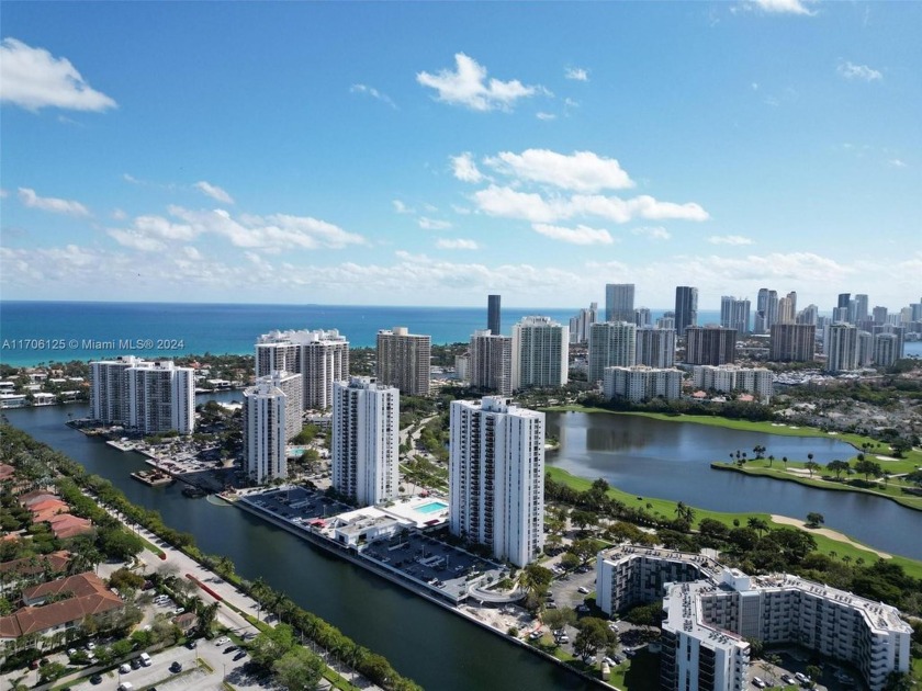 Location & Views worth a million! Beautiful !this 1 bed 1.5 bath - Beach Condo for sale in Aventura, Florida on Beachhouse.com