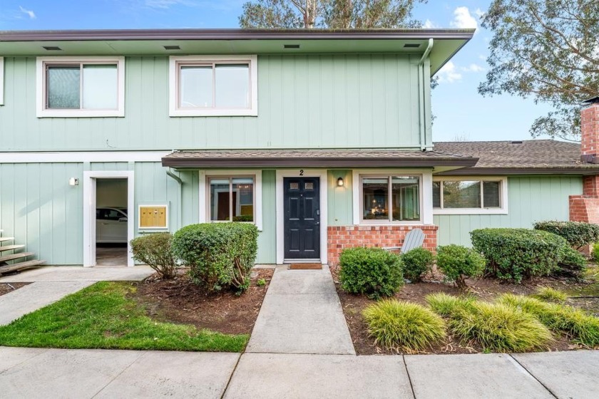 Located in one of the sunniest areas of the county, this condo - Beach Condo for sale in Capitola, California on Beachhouse.com
