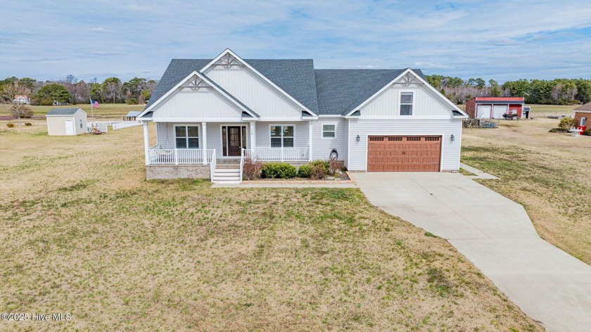 Welcome to 129 Solo Lane, a beautiful custom built home in the - Beach Home for sale in Knotts Island, North Carolina on Beachhouse.com