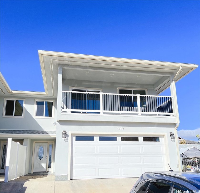 Beautiful constructed 5 bedroom 4 bath home. This stucco - Beach Home for sale in Pearl City, Hawaii on Beachhouse.com