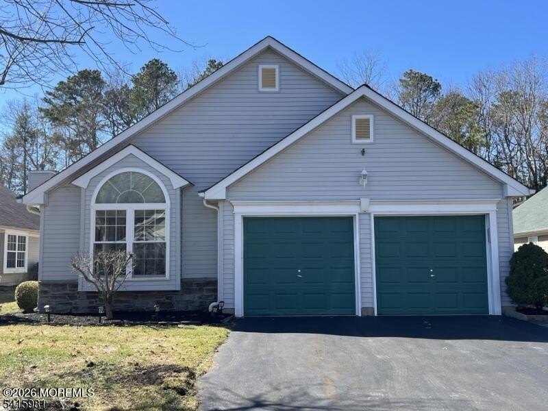 Welcome to this beautifully maintained 2-bedroom, 2-bath home in - Beach Home for sale in Toms River, New Jersey on Beachhouse.com