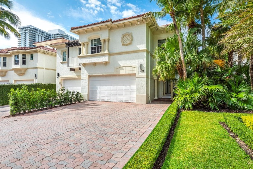 1st TIME EVER ON THE MARKET, PROPERTY WAS REMODELED IN 2017. 

 - Beach Townhome/Townhouse for sale in Aventura, Florida on Beachhouse.com