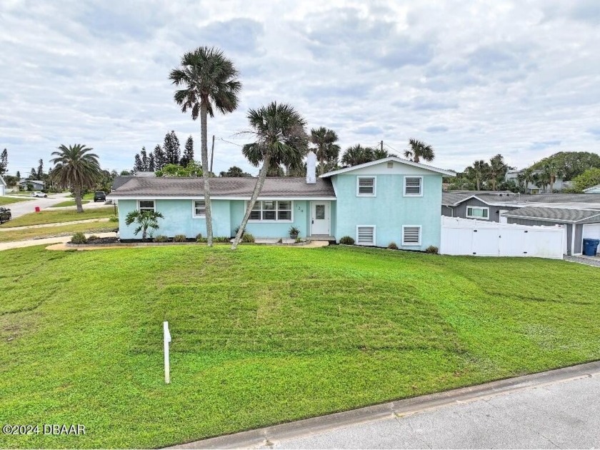 Beachside living at it's finest. This unique 5 bedroom, 3 - Beach Home for sale in Ormond Beach, Florida on Beachhouse.com