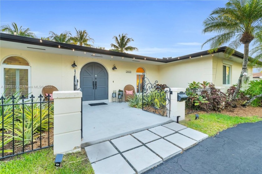 Live like you're on vacation, every single day. This 4BR/2BA - Beach Home for sale in Pinecrest, Florida on Beachhouse.com