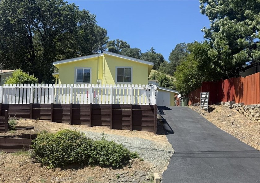 Super cute and move-in ready 2003 manufactured home situated on - Beach Home for sale in Nice, California on Beachhouse.com