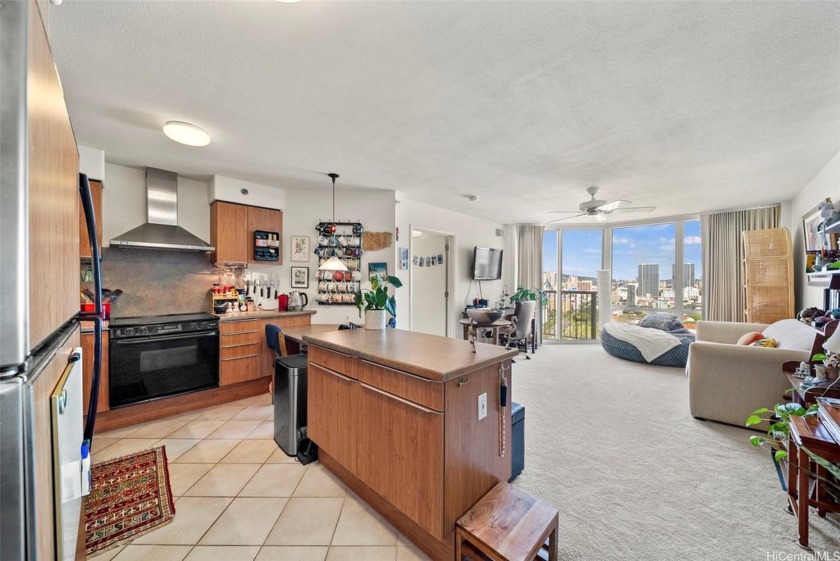 **VA ASSUMABLE LOAN and 2 COVERED PARKING** AND washer and dryer - Beach Condo for sale in Honolulu, Hawaii on Beachhouse.com