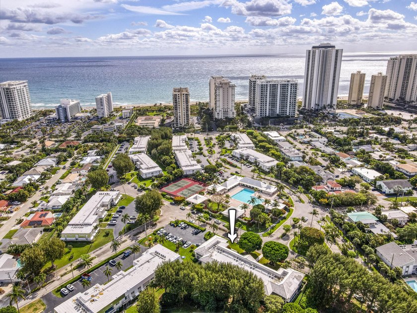 Singer Island is a true paradise on the Atlantic Ocean. Sugar - Beach Condo for sale in Singer Island, Florida on Beachhouse.com