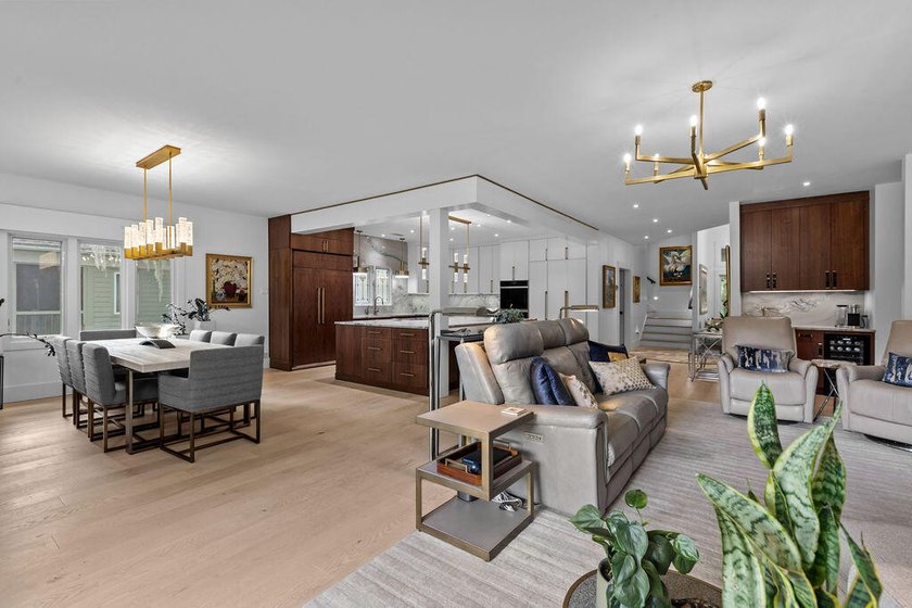 Located on a quiet cul-de-sac overlooking the 17th fairway of - Beach Home for sale in Seabrook Island, South Carolina on Beachhouse.com