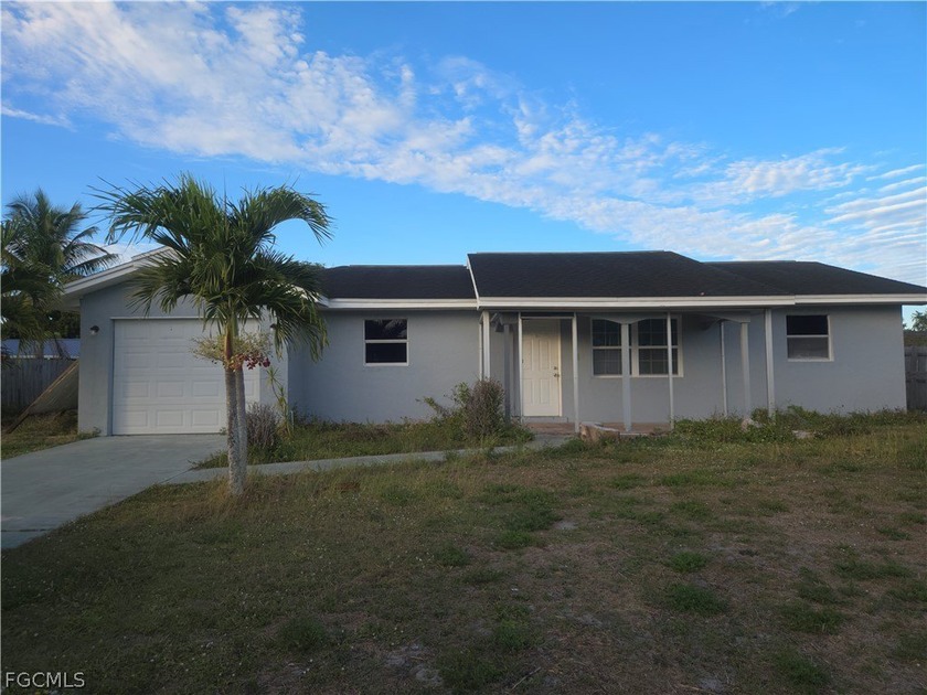 2/2/1 Attention investors don't miss this opportunity for a flip - Beach Home for sale in Lehigh Acres, Florida on Beachhouse.com