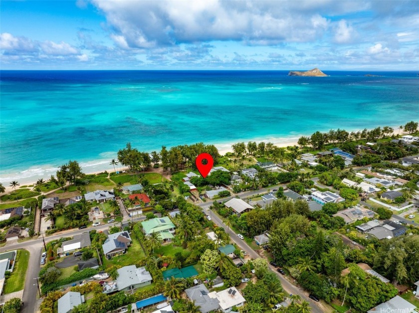 This rarely available, highly coveted Waimanalo Beach property - Beach Home for sale in Waimanalo, Hawaii on Beachhouse.com