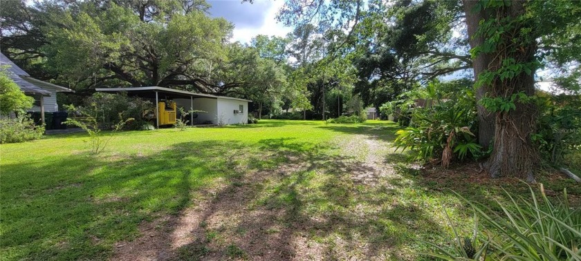 NO FLOOD ZONE!!!  LOOK at this HUGE PARCEL OF LAND .82 ACRES in - Beach Lot for sale in Tampa, Florida on Beachhouse.com