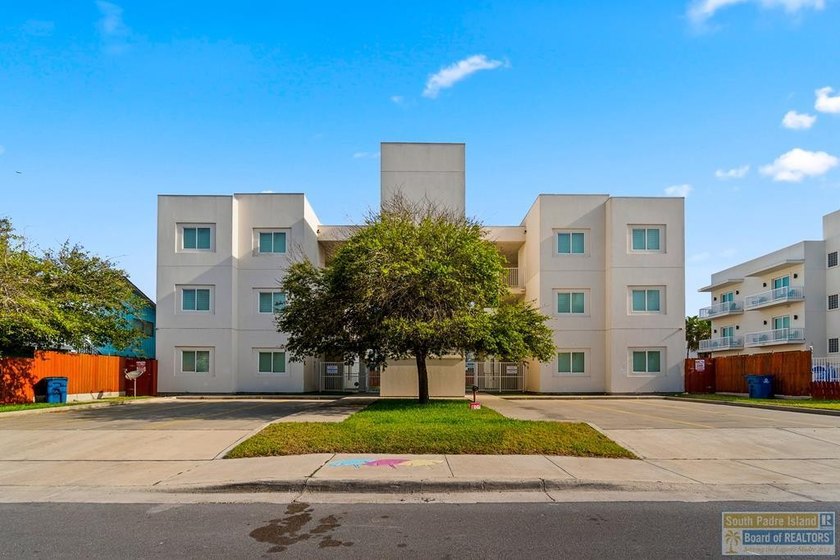 Welcome to your dream condominum on South Padre Island! This 3 - Beach Condo for sale in South Padre Island, Texas on Beachhouse.com