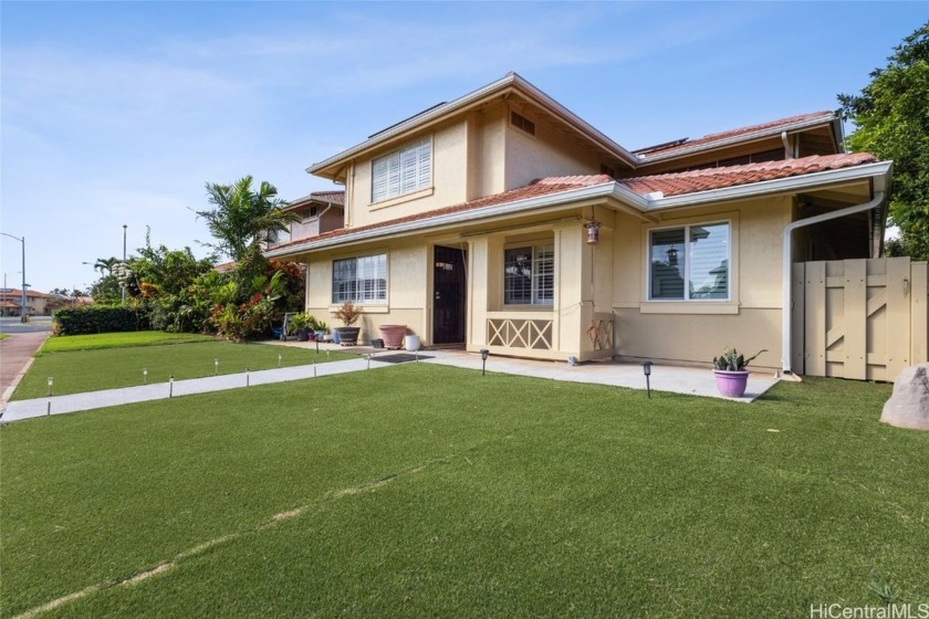 NO MAINTENANCE FEE! Welcome to Kapolei Aeloa! This spacious - Beach Home for sale in Kapolei, Hawaii on Beachhouse.com