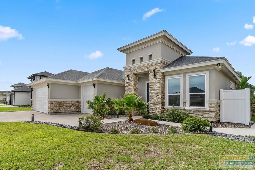 Welcome to the SPI Golf Community. This open-concept home - Beach Home for sale in Laguna Vista, Texas on Beachhouse.com