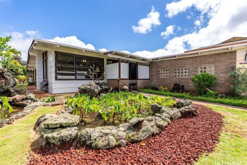 Don't miss your chance to explore this stunning single-level - Beach Home for sale in Pearl City, Hawaii on Beachhouse.com
