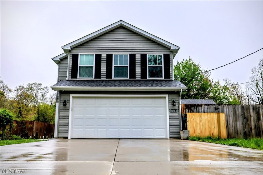 Welcome Home: 3 yr old *move-in ready* thoughtfully upgraded - Beach Home for sale in Vermilion, Ohio on Beachhouse.com