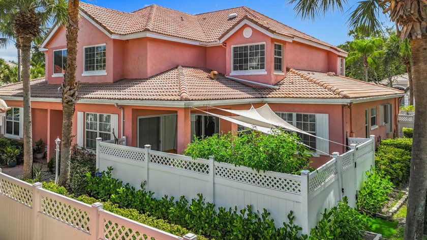 This beautifully renovated 3-bedroom, 3.5-bathroom townhome in - Beach Townhome/Townhouse for sale in Boynton Beach, Florida on Beachhouse.com