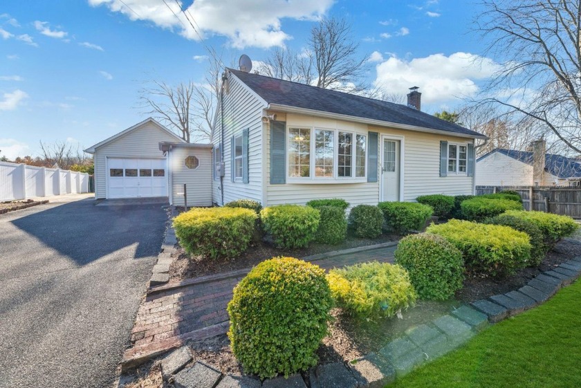 This cozy 2-bedroom, 1-bathroom home offers a perfect blend of - Beach Home for sale in Southold, New York on Beachhouse.com