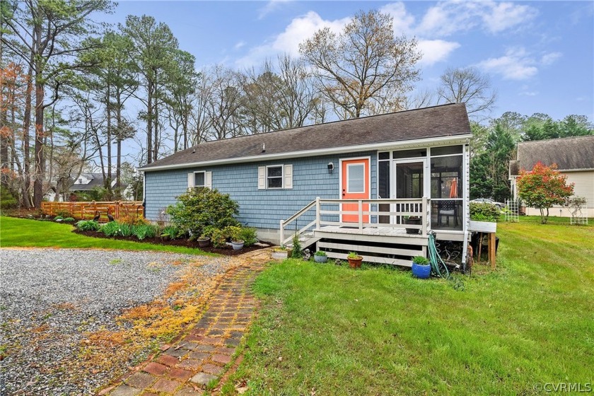 Welcome Home to this Gorgeous Waterfront home with a private - Beach Home for sale in Montross, Virginia on Beachhouse.com