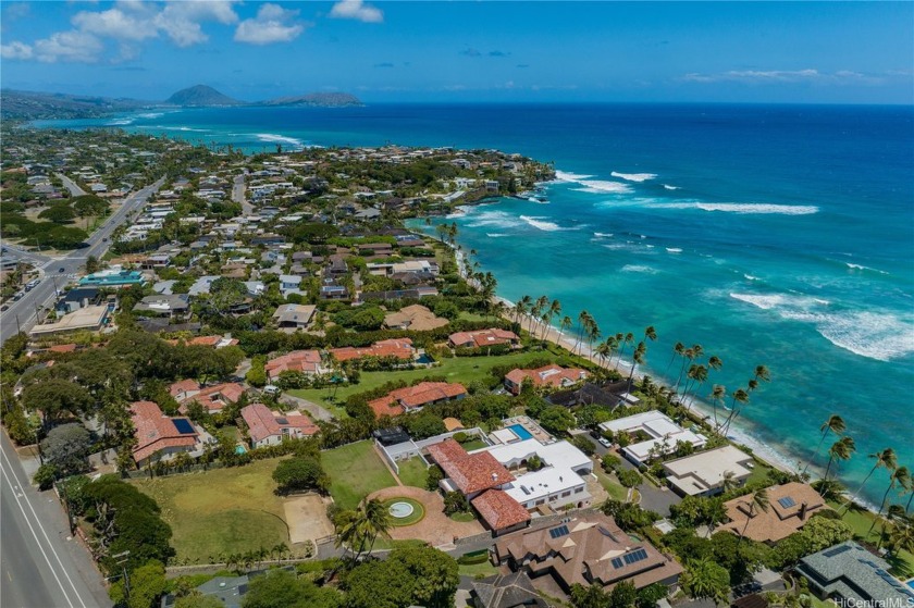 Located on Diamond Head Road, Ho'oluana Estate is one of - Beach Home for sale in Honolulu, Hawaii on Beachhouse.com