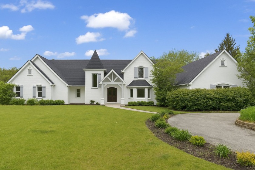 Stunning Lake Forest Estate - Over 10,000 Sq Ft on 1.85 Private - Beach Home for sale in Lake Forest, Illinois on Beachhouse.com