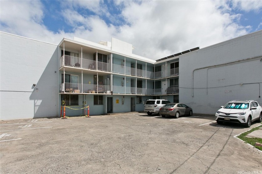 Number of bedrooms may not conform with tax office record - Beach Condo for sale in Waipahu, Hawaii on Beachhouse.com
