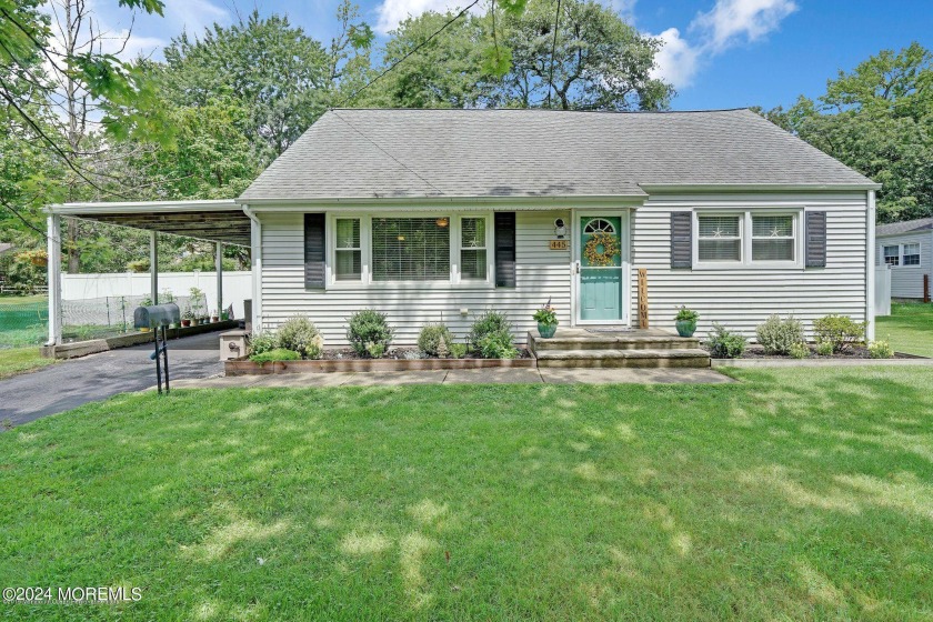 This Cape Cod is cute & clean ! Large 100x145  lot can - Beach Home for sale in Oakhurst, New Jersey on Beachhouse.com
