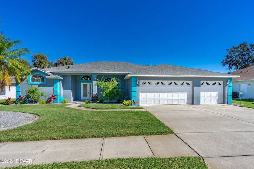 Welcome to Your 3BD/2BA Concrete Block Pool Home with over 2000 - Beach Home for sale in South Daytona, Florida on Beachhouse.com