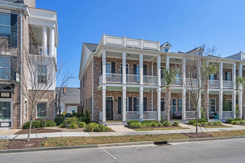 Experience the best of *uptown* coastal living in this stunning - Beach Townhome/Townhouse for sale in Myrtle Beach, South Carolina on Beachhouse.com