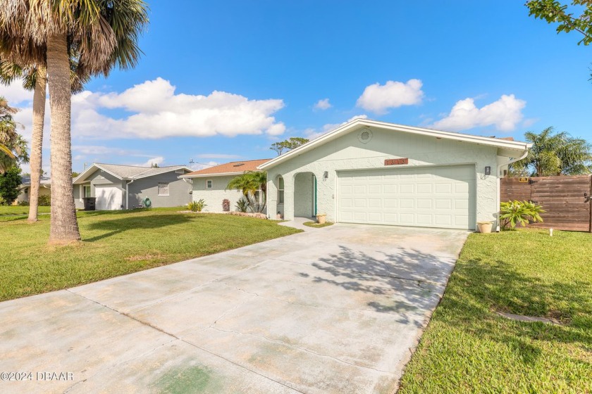 Welcome to this stunning 2-bedroom, 2-bathroom pool home located - Beach Home for sale in Daytona Beach, Florida on Beachhouse.com