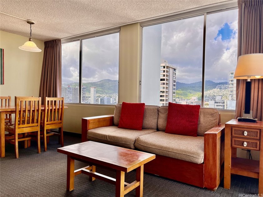 Rarely available high-floor corner unit on the Diamond Head side - Beach Condo for sale in Honolulu, Hawaii on Beachhouse.com