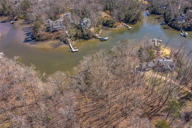 Great elevated lot on Carter's Creek just around the corner from - Beach Lot for sale in Weems, Virginia on Beachhouse.com