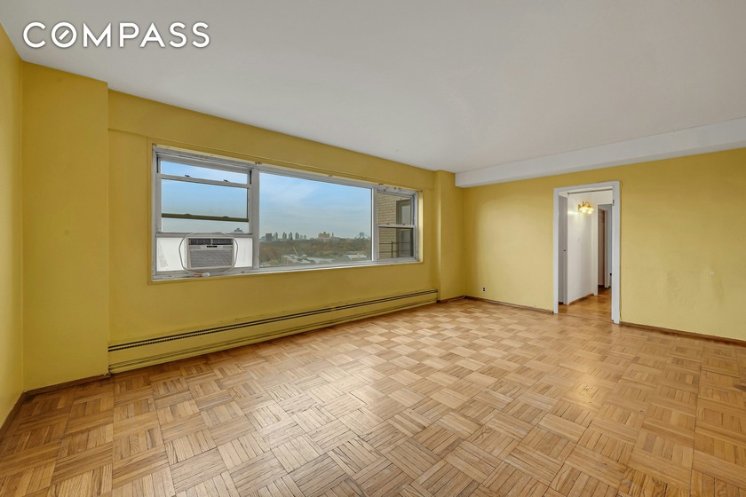High-Floor Panoramic Views of the NYC Skyline! An oasis in the - Beach Condo for sale in Bronx, New York on Beachhouse.com