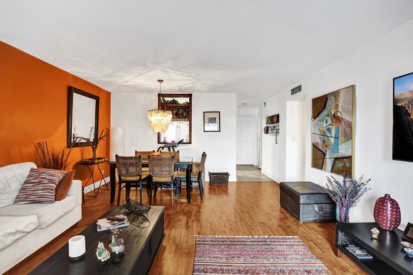 Bright and spacious corner unit with no neighbors on one side - Beach Condo for sale in Hallandale Beach, Florida on Beachhouse.com