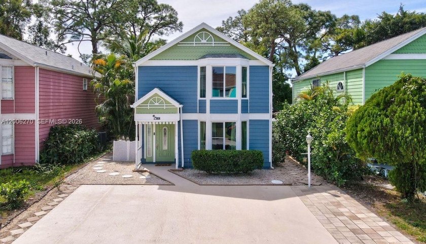 POOL HOME!!! Beautiful detached single-family home with a - Beach Home for sale in West Palm Beach, Florida on Beachhouse.com