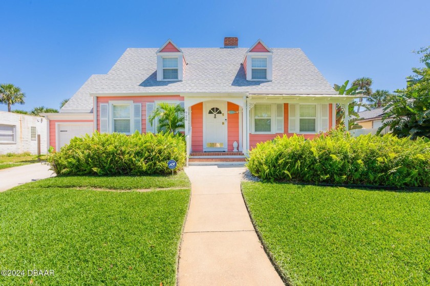 PRICE IMPROVEMENT ! This unique and tastefully decorated home - Beach Home for sale in Daytona Beach, Florida on Beachhouse.com