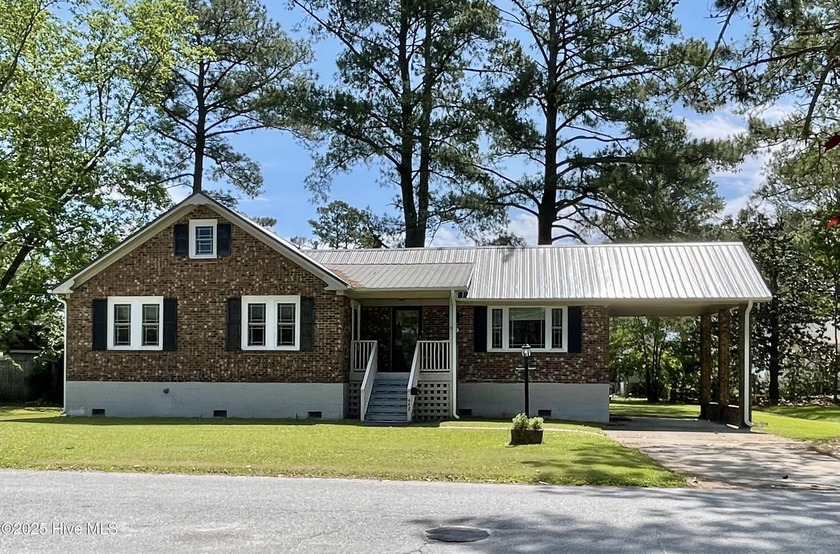 This charming brick bungalow in the harbor town of Belhaven - Beach Home for sale in Belhaven, North Carolina on Beachhouse.com
