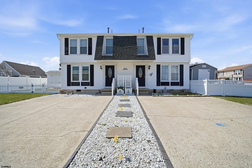 Beautifully maintained 2-bedroom, 2.5-bath townhouse located in - Beach Condo for sale in Brigantine, New Jersey on Beachhouse.com