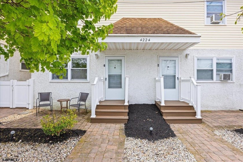 Welcome to this beautifully redone 1-bedroom, 1-bath condo - Beach Condo for sale in Brigantine, New Jersey on Beachhouse.com
