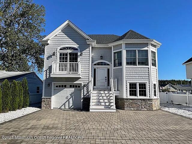 Move right into this meticulous & custom built home on a 50x100 - Beach Home for sale in Bayville, New Jersey on Beachhouse.com